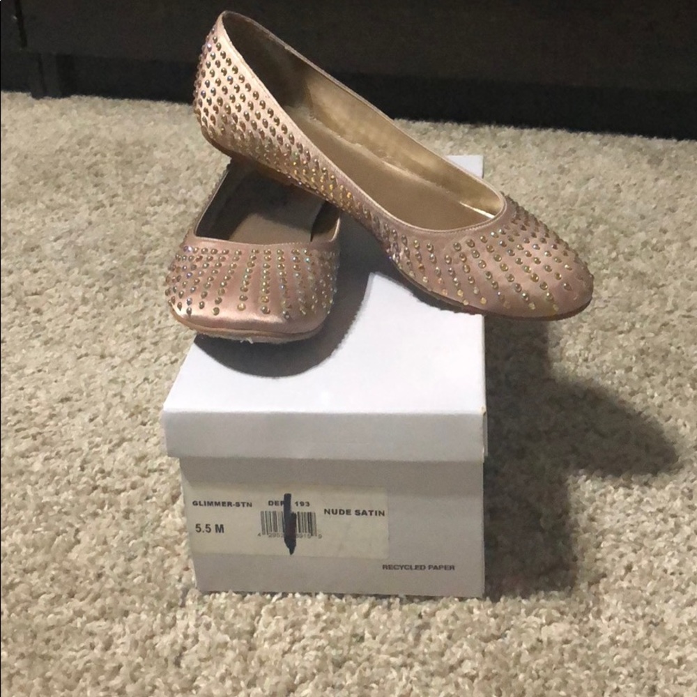 🚫 SOLD - Abound embellished nude flats